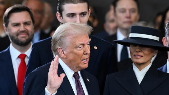 Donald Trump jura su cargo como presidente de los Estados Unidos Donald Trump jura su cargo como presidente de los Estados Unidos