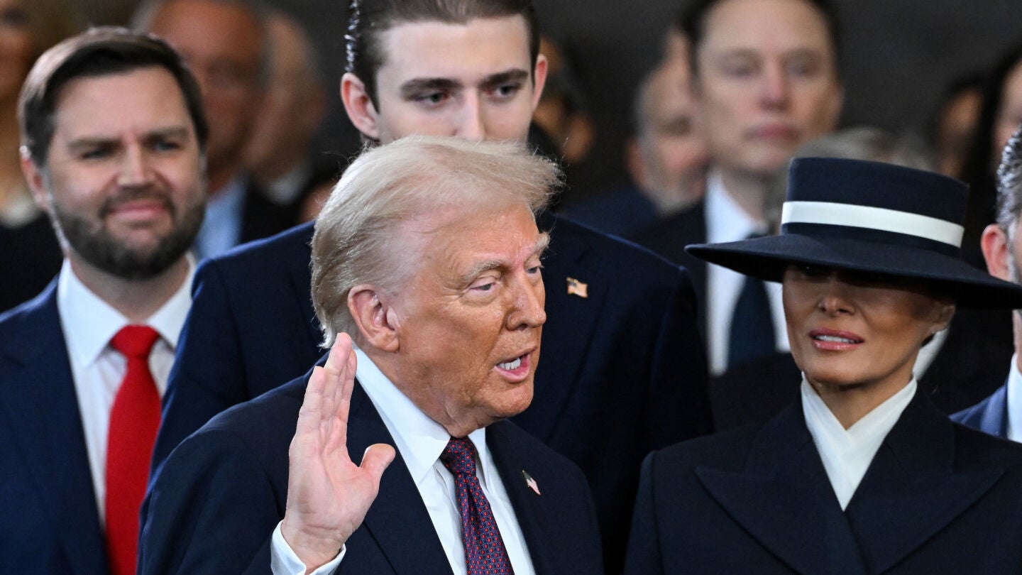 Donald Trump jura su cargo como presidente de los Estados Unidos