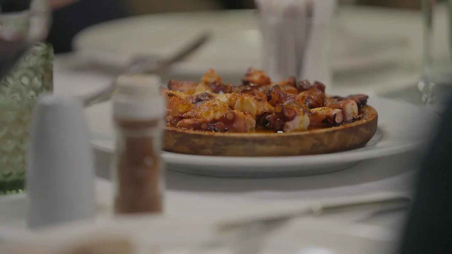 Alberto Chicote explica las diferencias entre el pulpo a feira y el pulpo a la gallega en Batalla de restaurantes Alberto Chicote explica las diferencias entre el pulpo a feira y el pulpo a la gallega en Batalla de restaurantes
