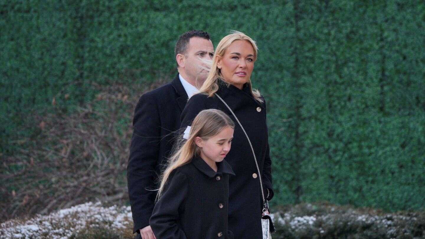 Vanessa Trump, llegando a la missa con su familia. 