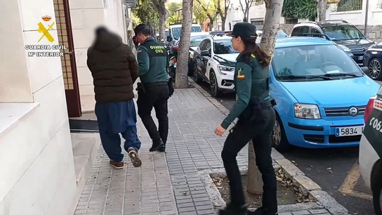 Uno de los detenidos es conducido al Juzgado de Instrucción número 2 de Jaén. Uno de los detenidos es conducido al Juzgado de Instrucción número 2 de Jaén.