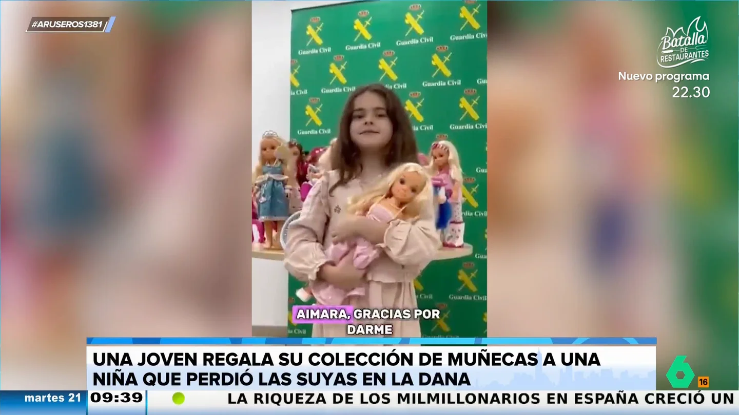 Una joven dona su colección de muñecas a una niña que perdió todos sus juguetes en la DANA: "Aimara, gracias" Una joven dona su colección de muñecas a una niña que perdió todos sus juguetes en la DANA: "Aimara, gracias"