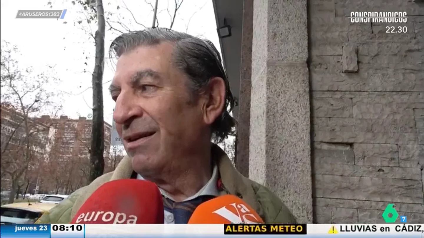 El novio de Ágatha Ruiz de la Prada no entiende la polémica por su forma de defender a la diseñadora: "Cada vez que hablo es una faena" El novio de Ágatha Ruiz de la Prada no entiende la polémica por su forma de defender a la diseñadora: "Cada vez que hablo es una faena"
