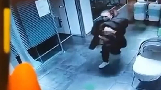 Detenida una mujer que por raptar a una recién nacida de un hospital en Italia Detenida una mujer que por raptar a una recién nacida de un hospital en Italia