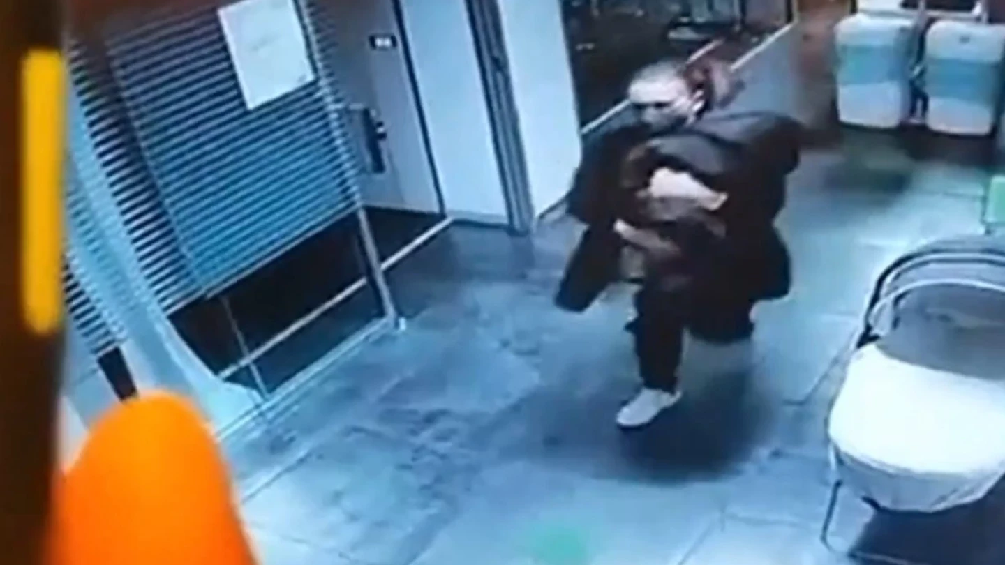 Detenida una mujer que por raptar a una recién nacida de un hospital en Italia Detenida una mujer que por raptar a una recién nacida de un hospital en Italia