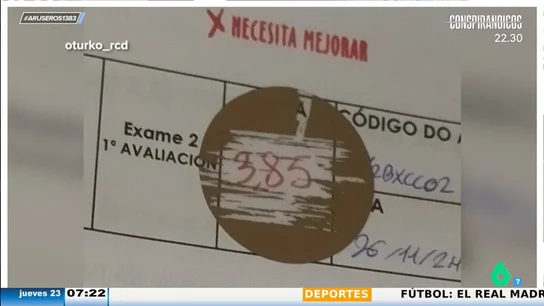 Un profesor utiliza un 'rasca y gana' para que sus alumnos desvelen sus notas: "Hay que ser muy perverso" Un profesor utiliza un 'rasca y gana' para que sus alumnos desvelen sus notas: "Hay que ser muy perverso"