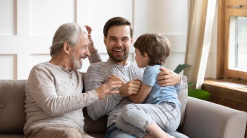 Abuelo, padre e hijo