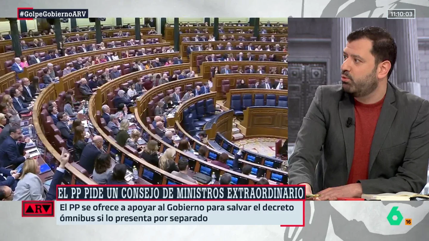 Valdivia señala que hubo diputados que fueron a "jugar al Catán" al Congreso: "Pulsaron darle un golpe a Sánchez" Valdivia señala que hubo diputados que fueron a "jugar al Catán" al Congreso: "Pulsaron darle un golpe a Sánchez"