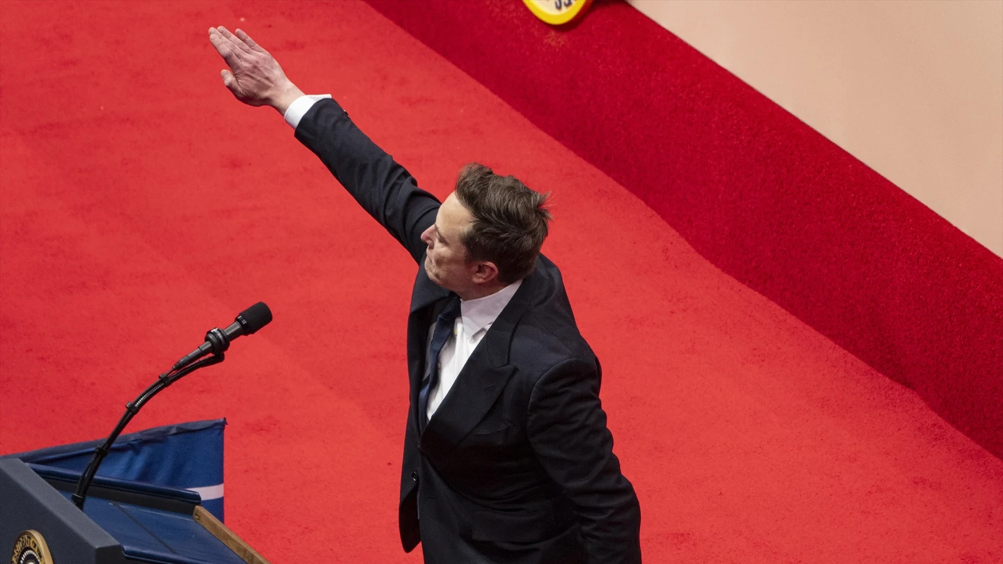 Elon Musk haciendo su saludo nazi en la toma de posesión de Trump. Elon Musk haciendo su saludo nazi en la toma de posesión de Trump.