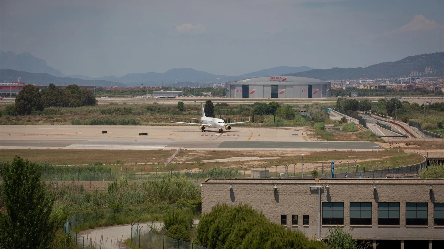 Imagen de un avión en el aeropuerto de Josep Tarradellas Barcelona-El Prat. Imagen de un avión en el aeropuerto de Josep Tarradellas Barcelona-El Prat.