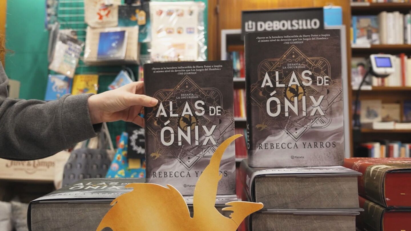 'Alas de Ónix', el fenómeno literario de Rebecca Yarros 'Alas de Ónix', el fenómeno literario de Rebecca Yarros