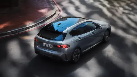 No es el compacto más barato, pero este de rendimiento deportivo sí puede ser el más bonito del mercado BMW Serie 1 2025