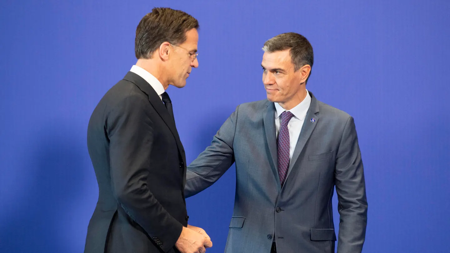 Imagen de archivo del presidente del Gobierno, Pedro Sánchez, y Mark Rutte, secretario general de la OTAN. Imagen de archivo del presidente del Gobierno, Pedro Sánchez, y Mark Rutte, secretario general de la OTAN.