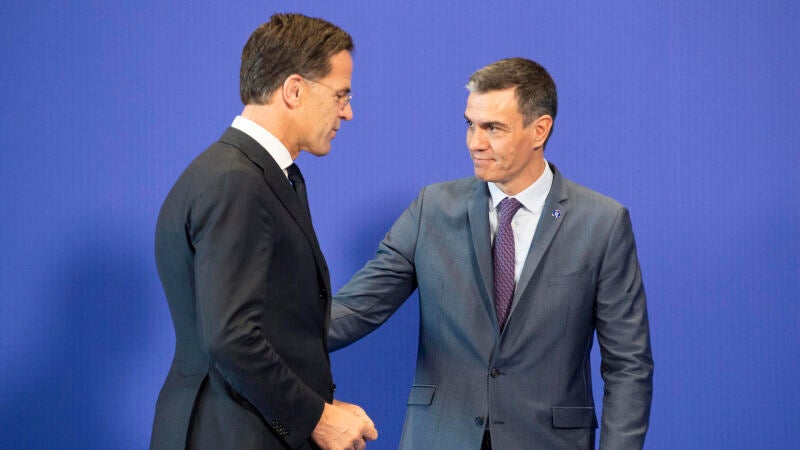 Imagen de archivo del presidente del Gobierno, Pedro Sánchez, y Mark Rutte, secretario general de la OTAN. 