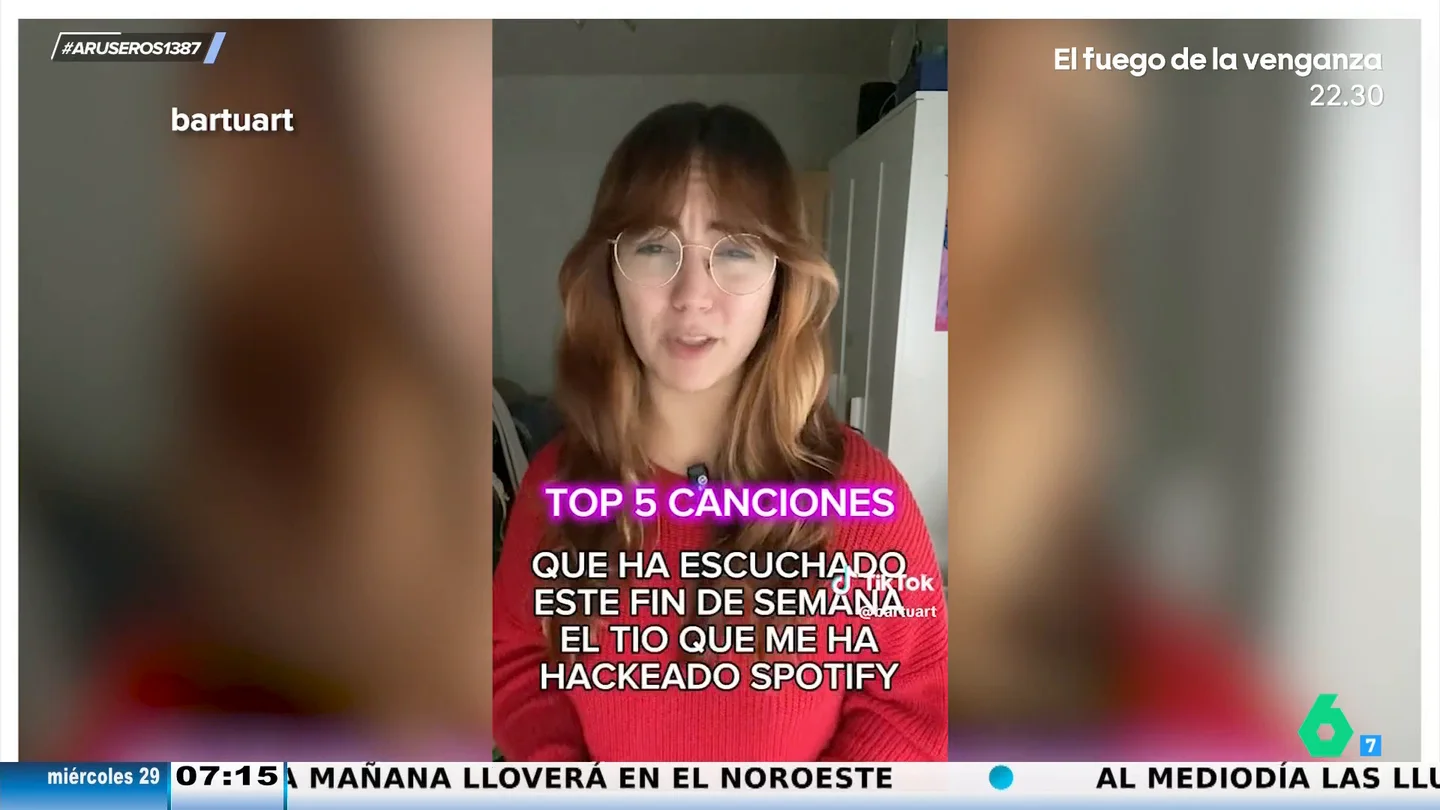 La divertida reacción de una tiktoker cuando descubre que le han hackeado Spotify: "Top 5 canciones que ha escuchado este finde mi hacker" La divertida reacción de una tiktoker cuando descubre que le han hackeado Spotify: "Top 5 canciones que ha escuchado este finde mi hacker"