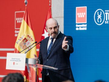 El primer hombre que se pintó en la prehistoria no fue un torero: un arqueólogo y un historiador desmontan al presidente del Senado