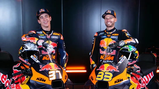 Pedro Acosta y Brad Binder en la presentación de KTM Pedro Acosta y Brad Binder en la presentación de KTM