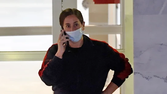 Anabel Pantoja en la puerta del hospital Materno Infantil de Canarias donde estaba ingresada su hija Alma (Archivo) Anabel Pantoja en la puerta del hospital Materno Infantil de Canarias donde estaba ingresada su hija Alma (Archivo)