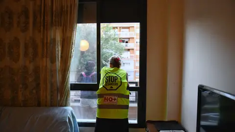 Imagen de archivo de Luisa, víctima de desahucio, momentos antes del desalojo, en Móstoles, Madrid. Imagen de archivo de Luisa, víctima de desahucio, momentos antes del desalojo, en Móstoles, Madrid.