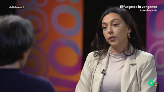 Arabia Pozo, influencer gitana: "Si el feminismo actual no da cabida al feminismo romaní, no es feminismo real" Thais Villas entrevista en 'Ok Boomer' a Arabia Pozo, una influencer que combina rutinas de maquillaje con divulgación sobre el pueblo gitano y que, en este vídeo, reflexiona sobre el feminismo que promulga en sus contenidos.