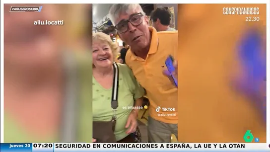 La felicidad de la 'abuela caipiriña' tras hacerse famosa por un vídeo viral: así se hace 'selfies' con sus fans de medio mundo La felicidad de la 'abuela caipiriña' tras hacerse famosa por un vídeo viral: así se hace 'selfies' con sus fans de medio mundo