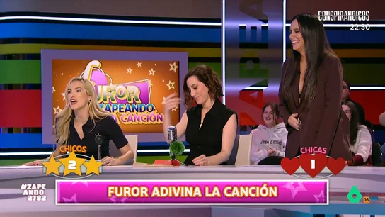 Isabel Forner se enfada jugando a 'Furor': "¡Vaya tongazo, el estribillo se lo sabe todo el mundo!" Alonso Caparros visita el programa para recrear uno de los concursos más populares de Antena 3: 'Furor'. El presentador enfrenta a los zapeadores que, como en el programa, se han dividido en dos equipos: el de los chicos y el de las chicas.