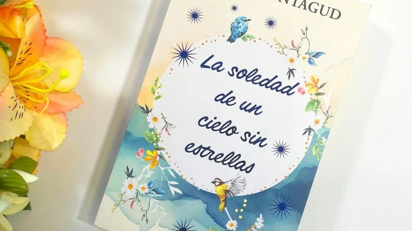 Cubierta de 'La soledad de un cielo sin estrellas' Cubierta de 'La soledad de un cielo sin estrellas'