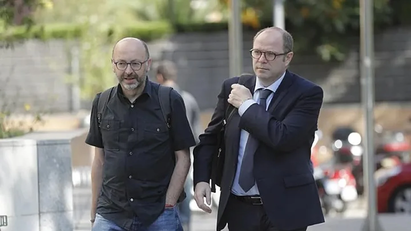 El juez procesa al hermano de Ximo Puig por presunta estafa y falsedad en subvenciones de la Generalitat Valenciana El juez procesa al hermano de Ximo Puig por presunta estafa y falsedad en subvenciones de la Generalitat Valenciana