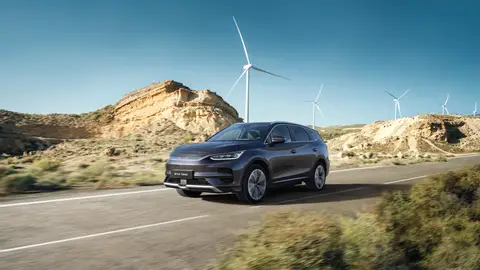 Así es el brutal nuevo SUV de BYD de 7 plazas: más de 500 CV y más de 500 km de autonomía para competir con el Mercedes EQE a un precio más barato BYD Tang