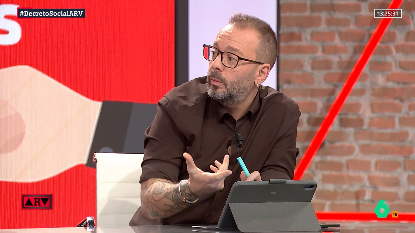 Antonio Maestre, sobre el decreto social: "El PP ha votado "sí" por su propio interés personal, como ha dicho Feijóo; le dan igual los pensionistas" Antonio Maestre, sobre el decreto social: "El PP ha votado "sí" por su propio interés personal, como ha dicho Feijóo; le dan igual los pensionistas"
