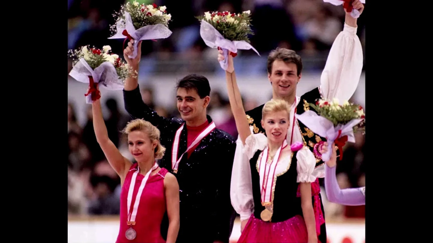 A la derecha, los patinadores rusos Yevgenia Shishkova y Vadim Naumov, en una imagen de archivo. A la derecha, los patinadores rusos Yevgenia Shishkova y Vadim Naumov, en una imagen de archivo.