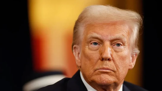 Un juez bloquea temporalmente el plazo para presentarse al plan de Trump para la renuncia voluntaria de funcionarios por indemnización Un juez bloquea temporalmente el plazo para presentarse al plan de Trump para la renuncia voluntaria de funcionarios