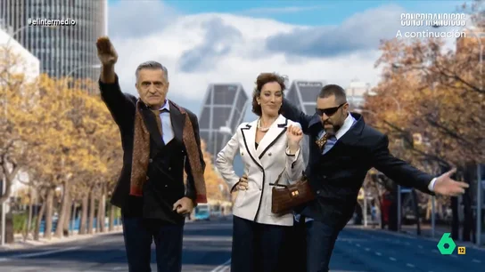 'Facheando' dedica una versión de 'Americanos' a la cumbre ultra de Vox: "Os recibimos amigos fachas con alegría" 'La señora bien', 'Show me the Dani', y 'José Miguel de Monzón y Monzón' han compuesto una canción que dedican a todos los que asistirán a la cumbre ultra organizada por Patriotas, una formación presidida por Santiago Abascal.