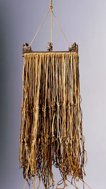 Un ejemplo de quipu Un ejemplo de quipu