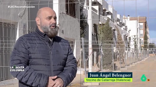 Juan Ángel, desalojado de su casa por la DANA: "El arquitecto dice que tenemos que pagar nosotros a la empresa de derribo" Juan Ángel Belenguer, vecino de Catarroja, cuenta su excepcional historia, tras ver cómo la DANA dañaba la estructura de su casa, hasta el punto de tener que contratar una empresa de derribo, mientras sigue pagando la hipoteca.