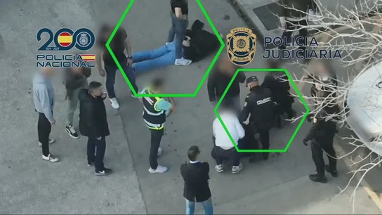 Momento de la detención de los dos prófugos en Alicante Momento de la detención de los dos prófugos en Alicante