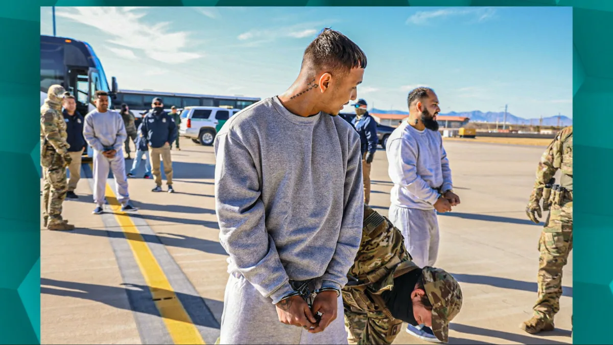 Guantanamo already welcomes the first group of deported migrants from the United States Guantanamo already welcomes the first group of deported migrants from the United States