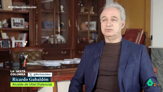 El alcalde de Utiel, sobre la reconstrucción de su pueblo: "Necesitaríamos tres o cuatro presupuestos del Ayuntamiento" laSexta Columna entrevista a Ricardo Gabaldón, alcalde de Utiel, el primer pueblo que dio la alerta por la DANA, que en este vídeo explica la situación tres meses después y demanda ayudas económicas para la reconstrucción.