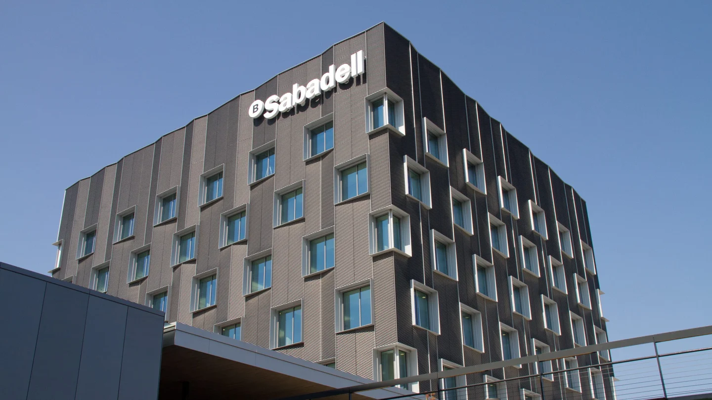 Imagen de un edificio del Banco Sabadell Imagen de un edificio del Banco Sabadell