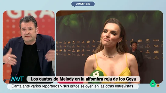 Iñaki López, al escuchar a Melody en la alfombra roja de los Goya Más Vale Tarde analiza en este vídeo el divertido momento en el que Melody cantaba su canción con la que competirá en el Festival de Eurovisión, mientras se colaba en otras entrevistas de los medios de comunicación.