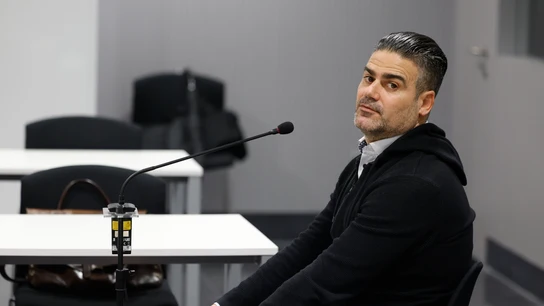 El responsable de una empresa de viajes de Sevilla que ejercía como guía turístico y que ha sido condenado a nueve años de cárcel El responsable de una empresa de viajes de Sevilla que ejercía como guía turístico y que ha sido condenado a nueve años de cárcel