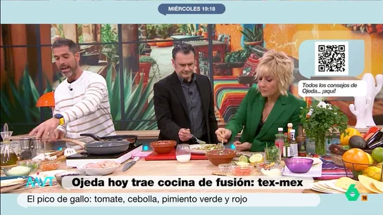 Pablo Ojeda explica cómo elaborar unas fajitas de camarones con pico de gallo: la receta paso a paso El nutricionista vuelve a Más Vale Tarde con una deliciosa propuesta tex-mex. El primer paso es elaborar un sencillo pico de gallo que acompañará a los camarones. Descubre la receta en el vídeo principal.