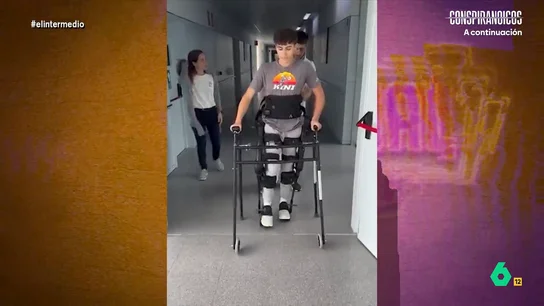 Marc, hijo de Nani Roma, describe cómo fue volver a andar gracias a un exoesqueleto: "Es una sensación emocionante" Marc Roma, hijo del también piloto de motos Nani Roma, explica a Inés Rodríguez cómo convive con la discapacidad desde el accidente que le dejó parapléjico: "Hay días que te levantas y todo es una mierda, pero lo he aceptado bien".