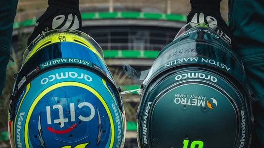 Los cascos de Fernando Alonso y Lance Stroll Los cascos de Fernando Alonso y Lance Stroll