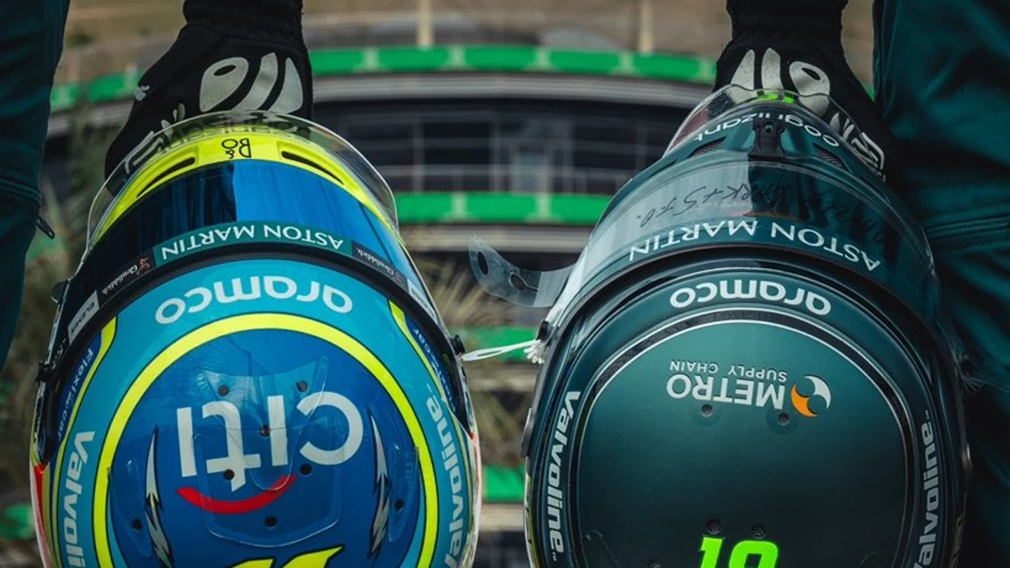 Los cascos de Fernando Alonso y Lance Stroll Los cascos de Fernando Alonso y Lance Stroll