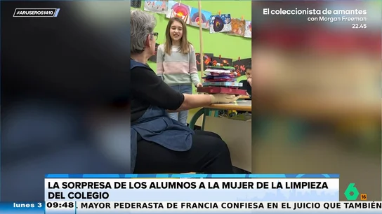 La emotiva despida sorpresa de unos alumnos a la limpiadora de su colegio La emotiva despida sorpresa de unos alumnos a la limpiadora de su colegio