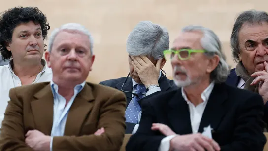 El expresidente de Martinsa Fernando Martín sentado junto al resto de los acusados durante el penúltimo juicio del caso Gürtel. El expresidente de Martinsa Fernando Martín sentado junto al resto de los acusados durante el penúltimo juicio del caso Gürtel.