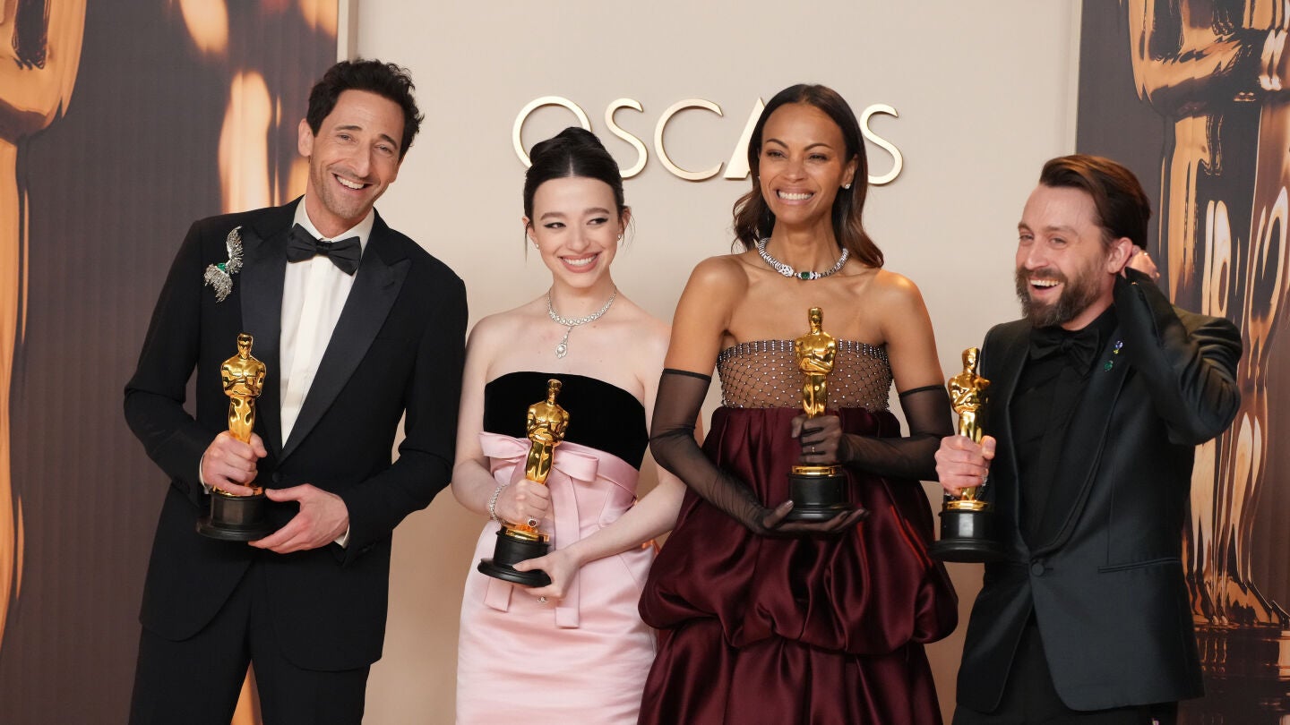 Adrien Brody, Mikey Madison, Zoe Salda&ntilde;a y Kieran Culkin posan con sus premios Oscar 2025.