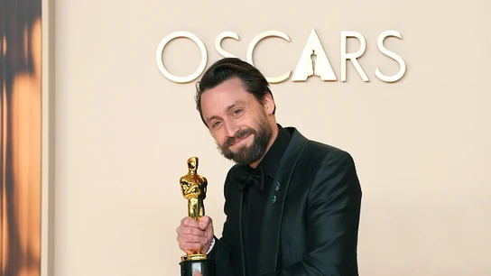 Kieran Culkin posa con su premio Oscar 2025 a mejor actor de reparto. Kieran Culkin posa con su premio Oscar 2025 a mejor actor de reparto.
