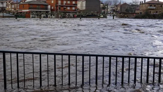 Desbordamiento del río Alberche a su paso por Navaluenga (Ávila) Desbordamiento del río Alberche a su paso por Navaluenga (Ávila)